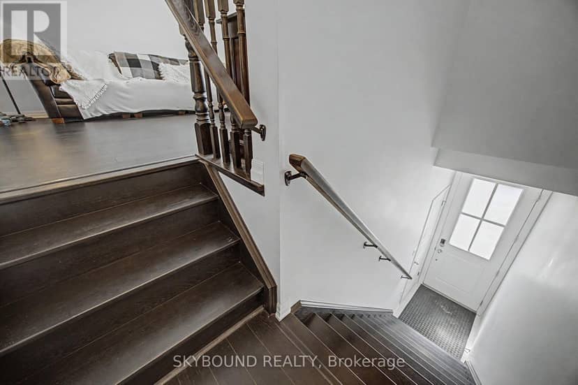 3 - 290 Barton Street W — photo 2 of 18