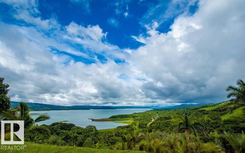 12-2-1-4 Lake Arenal Condominums — photo 13 of 40