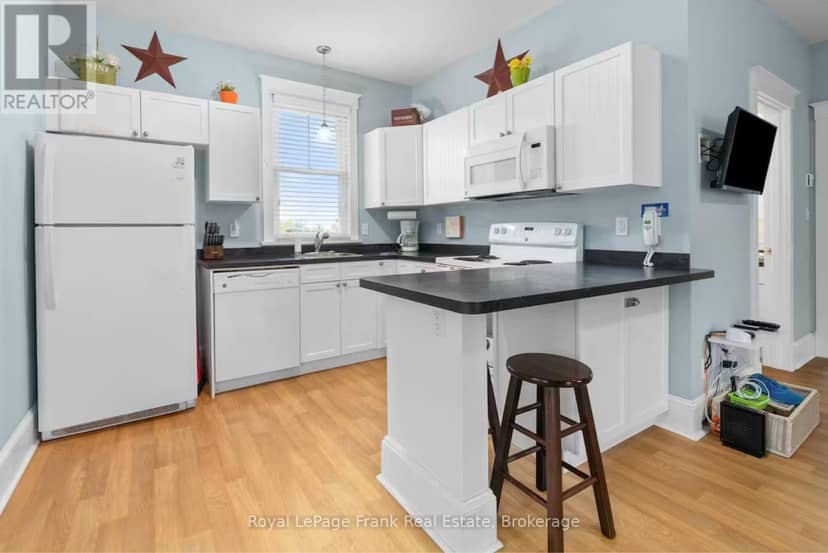 52 - 11 Butternut Lane — photo 4 of 34