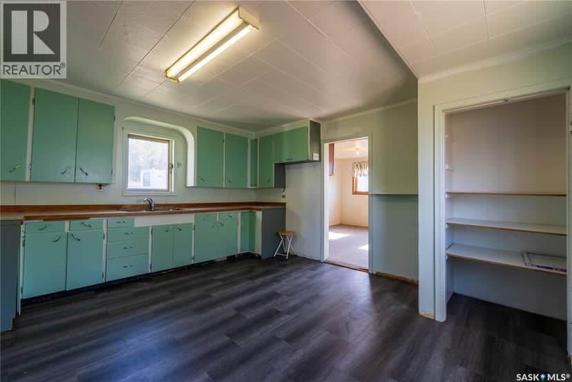 116 Rouleau STREET — photo 12 of 37