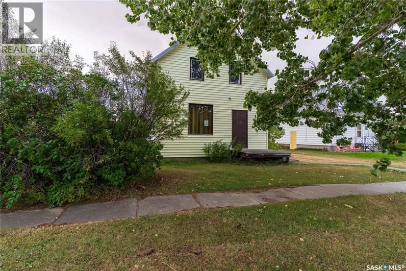 116 Rouleau STREET — photo 4 of 37