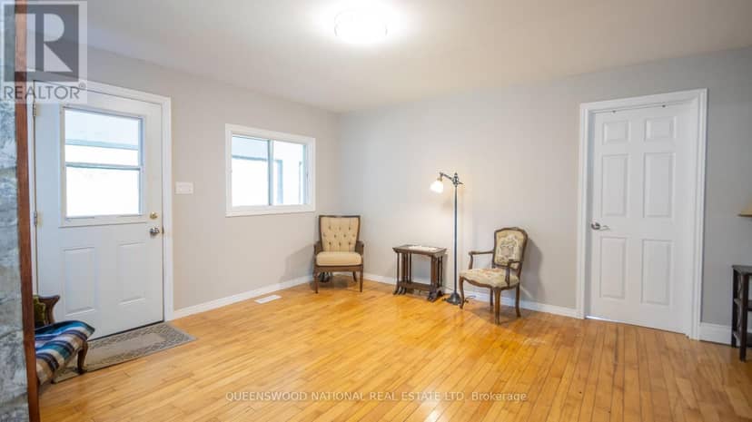842 Centreview Road — photo 21 of 40