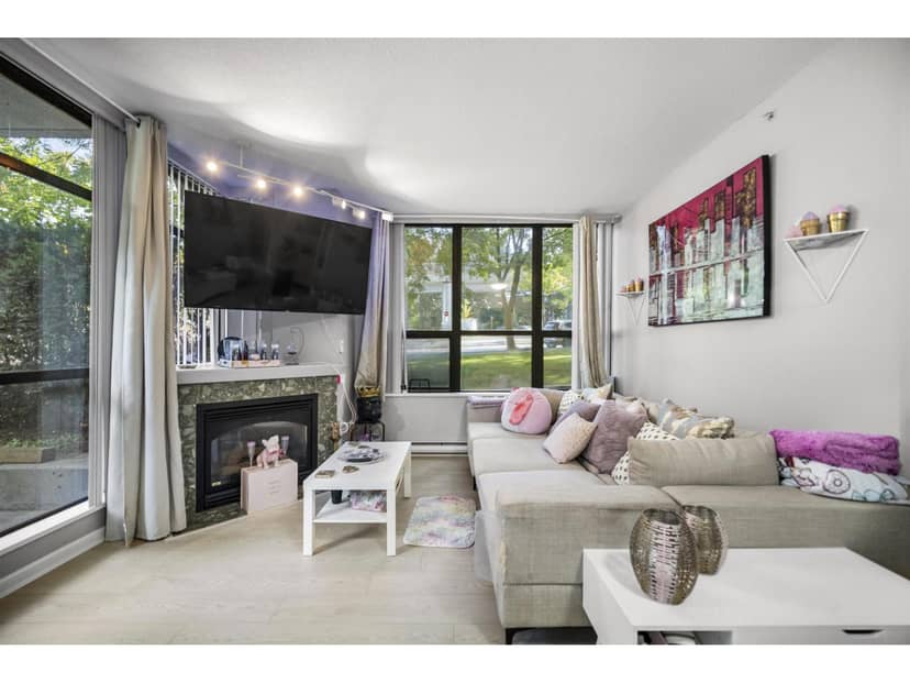 101 10899 UNIVERSITY DRIVE, Surrey, photo 2