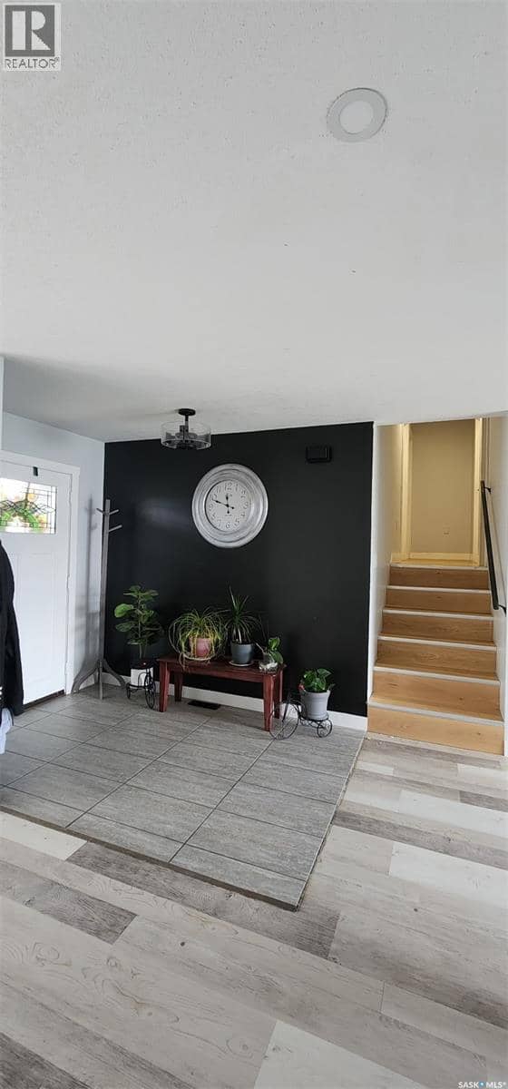 613 Peters AVENUE — photo 7 of 20