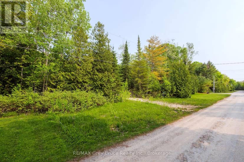 425 Dufferin Avenue — photo 12 of 21