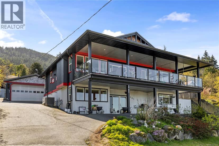 426 Davis Rd, Ladysmith