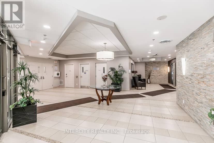 905 - 699 Aberdeen Boulevard — photo 17 of 25