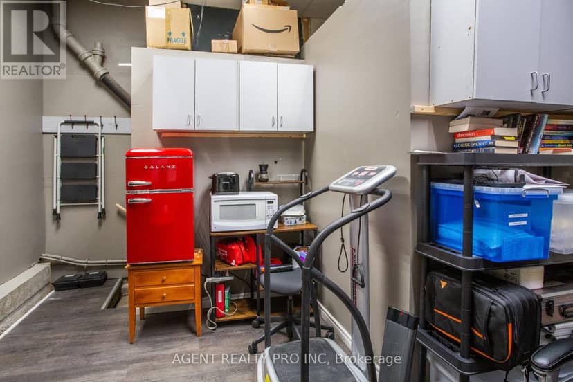 419 Dundas Street — photo 14 of 40