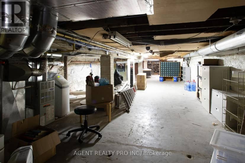 419 Dundas Street — photo 15 of 40