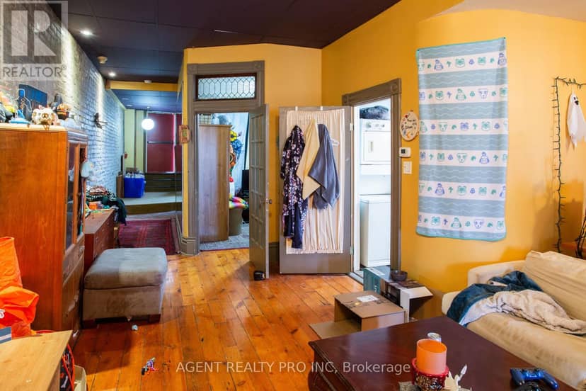 419 Dundas Street — photo 18 of 40
