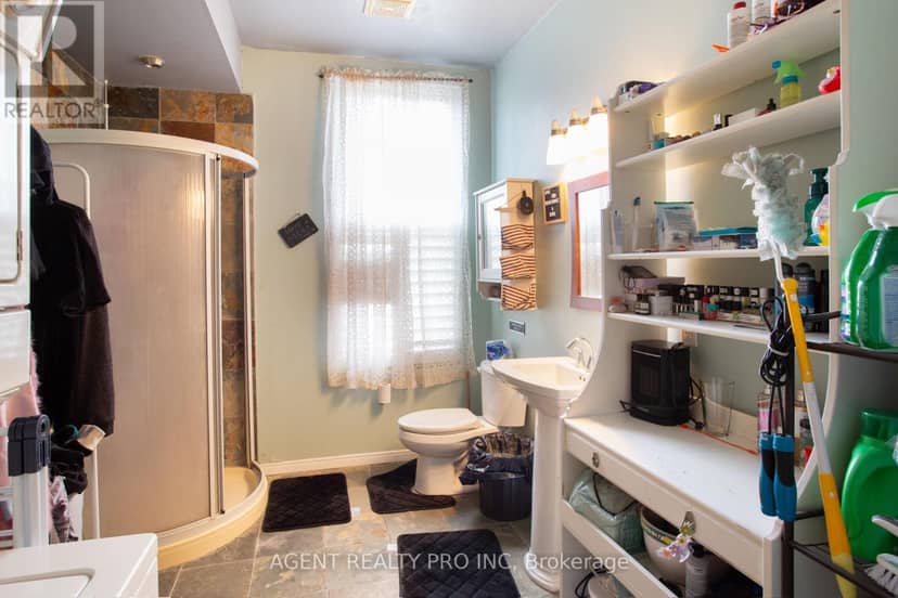 419 Dundas Street — photo 21 of 40