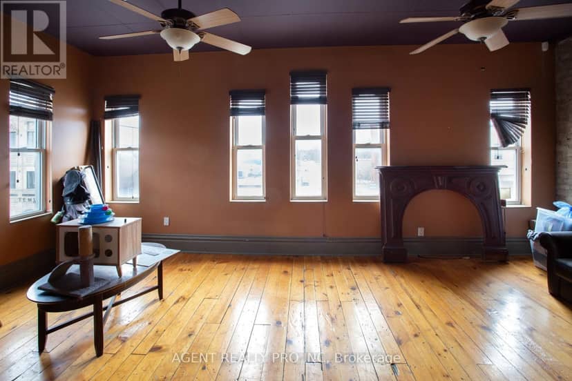 419 Dundas Street — photo 23 of 40