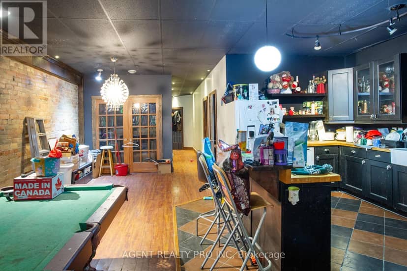 419 Dundas Street — photo 27 of 40