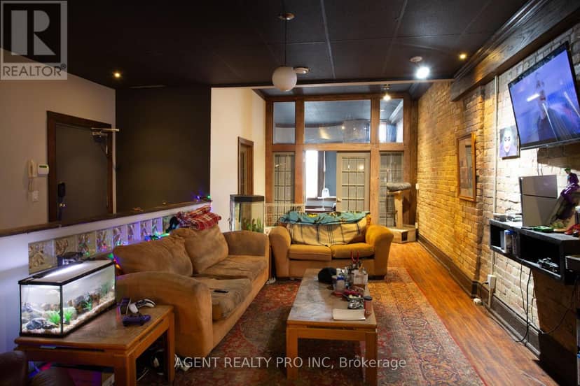 419 Dundas Street — photo 36 of 40