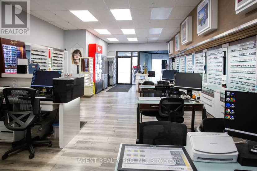 419 Dundas Street — photo 6 of 40