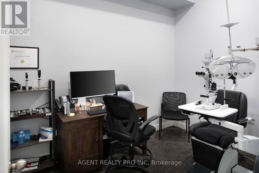 419 Dundas Street — photo 8 of 40