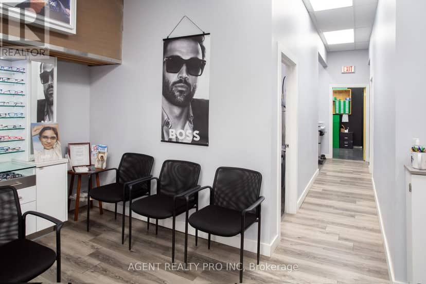 419 Dundas Street — photo 9 of 40
