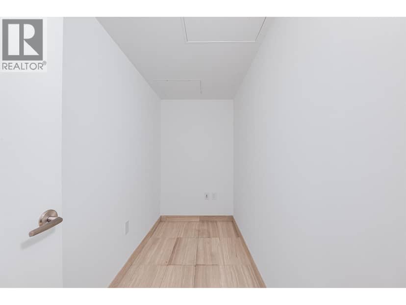 100 1561 W 57TH AVENUE, Vancouver, photo 3