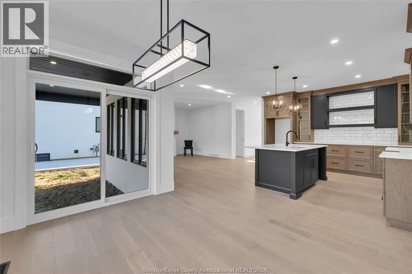 2520 MAYFAIR South — photo 14 of 33