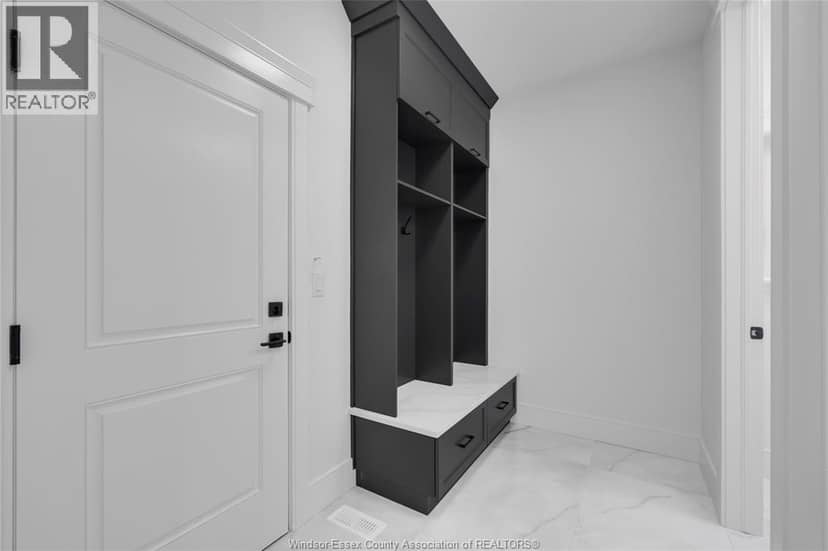 2520 MAYFAIR South — photo 17 of 33