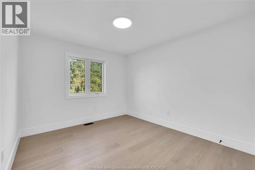 2520 MAYFAIR South — photo 29 of 33