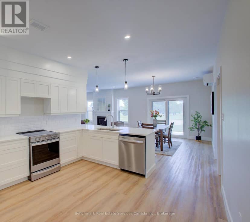 54 - 1182 Queen Street — photo 3 of 17