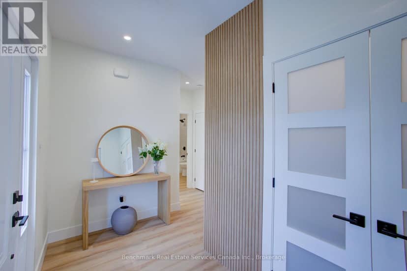62 - 1182 Queen Street — photo 2 of 16