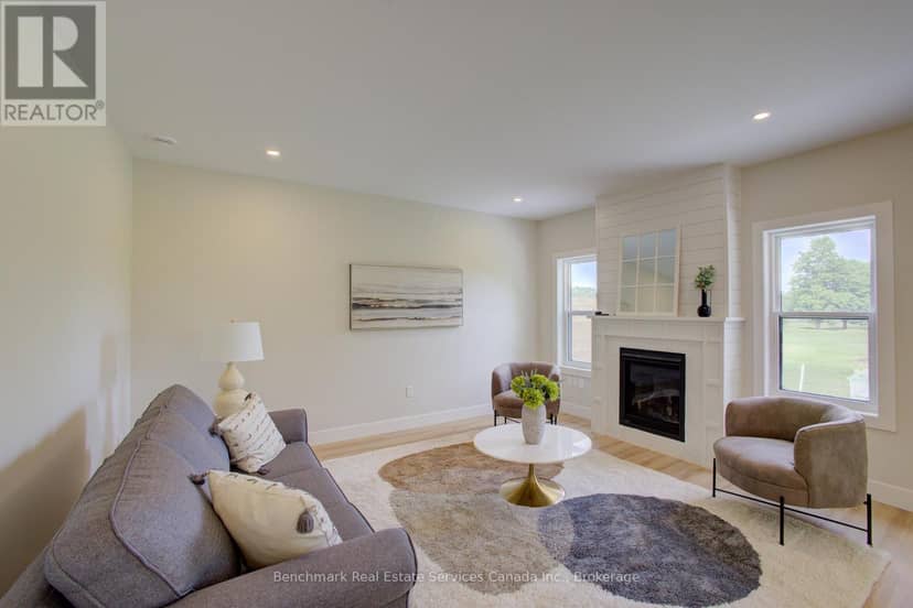 64 - 1182 Queen Street — photo 8 of 18