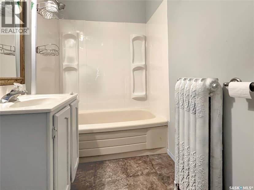 209 Main STREET — photo 14 of 24