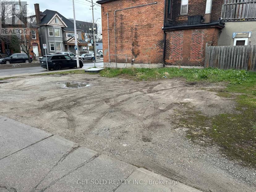 325 Barton Street E — photo 3 of 6