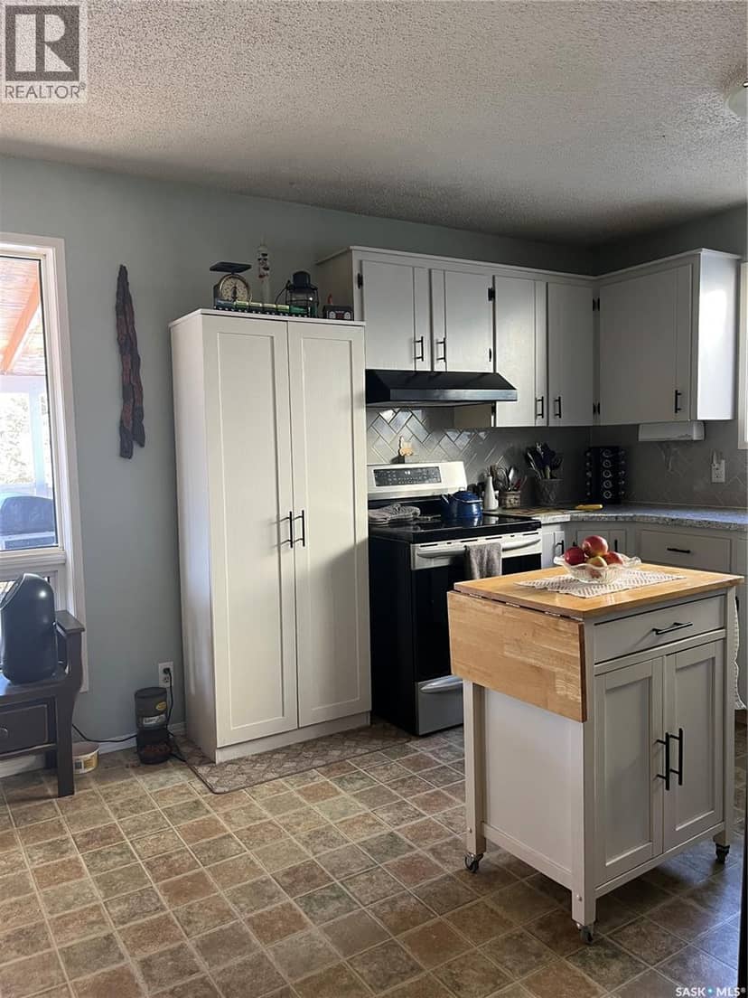 94 Gilbert STREET — photo 9 of 34