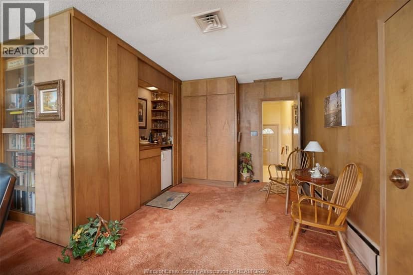4470 Riverside Drive — photo 16 of 40