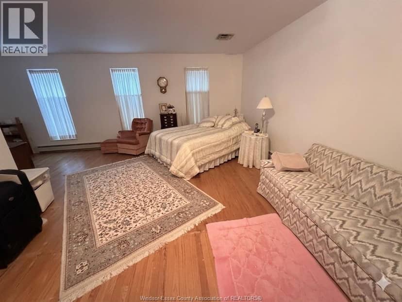 4470 Riverside Drive — photo 20 of 40
