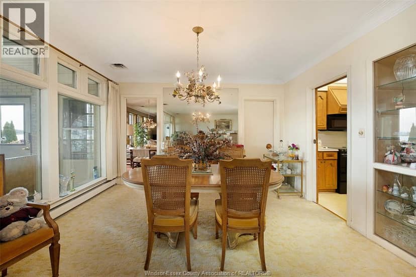 4470 Riverside Drive — photo 8 of 40
