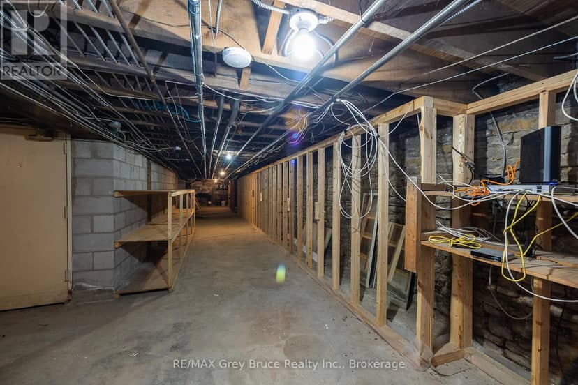 827 2nd Avenue E — photo 32 of 36