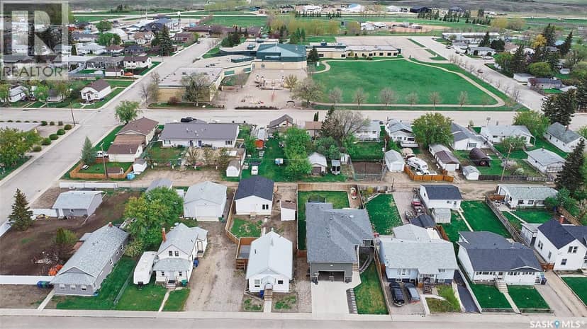207 5th AVENUE E, Biggar, photo 2