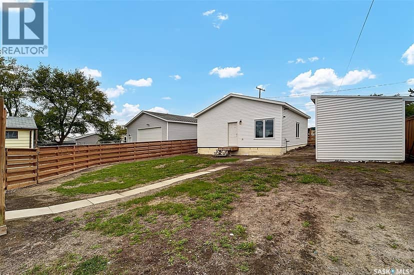 207 5th AVENUE E — photo 33 of 40