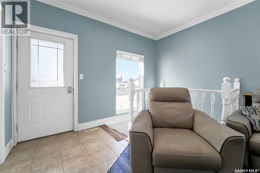 207 5th AVENUE E — photo 17 of 40