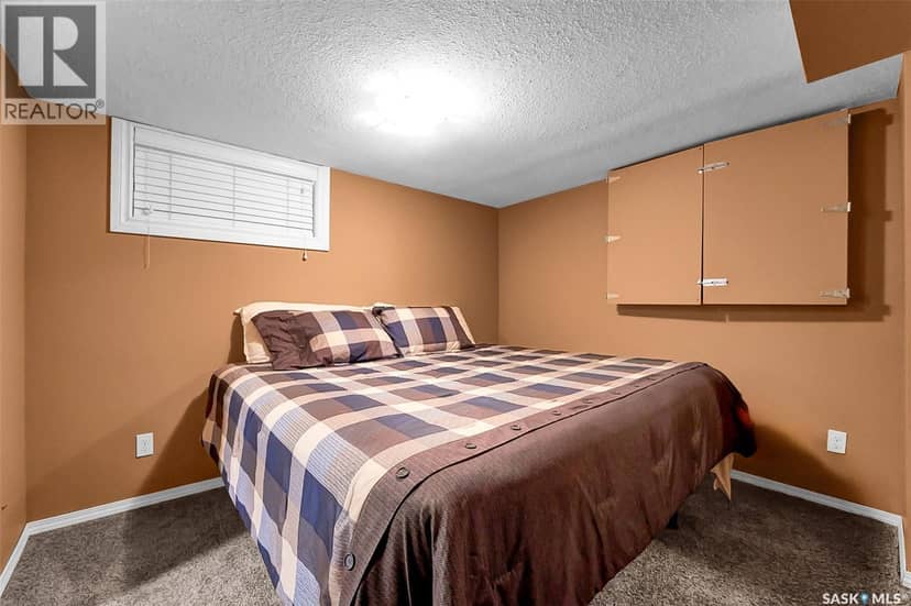 207 5th AVENUE E — photo 21 of 40