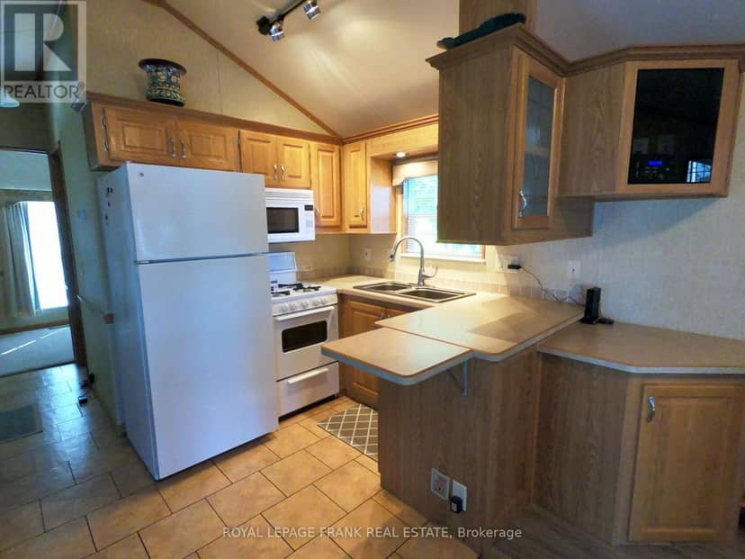 14 Pioneer Drive — photo 9 of 14