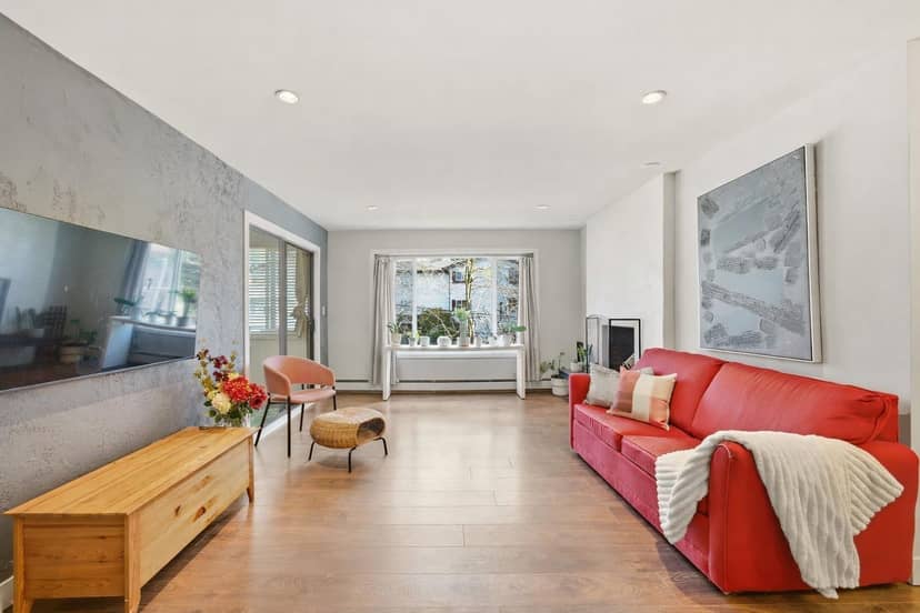 301 1381 MARTIN STREET, White Rock