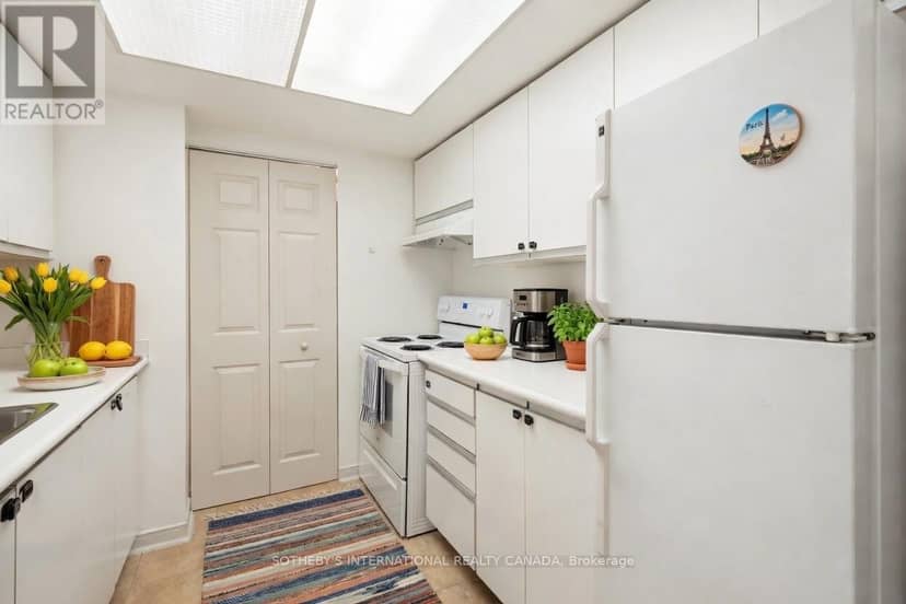 1709 - 75 King Street E — photo 4 of 24