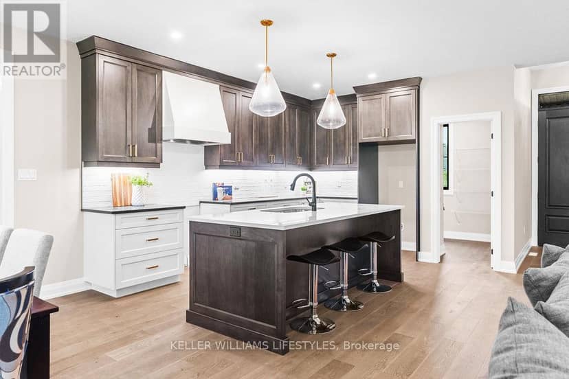 28 Alexander Gate — photo 10 of 38