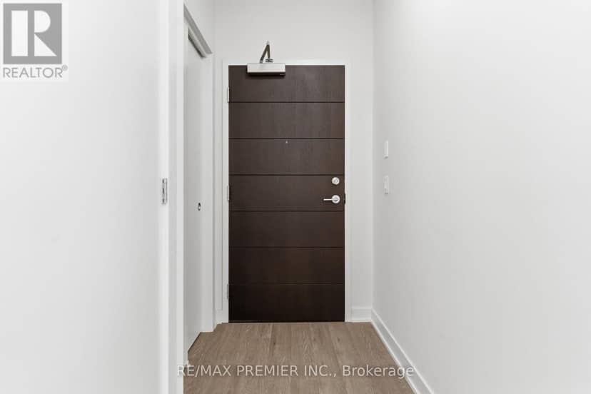 914 - 212 King William Street — photo 6 of 37