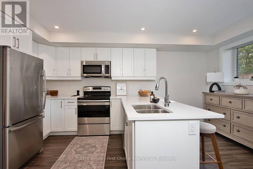 Unit 13 - 3202 Vivian Line — photo 11 of 14