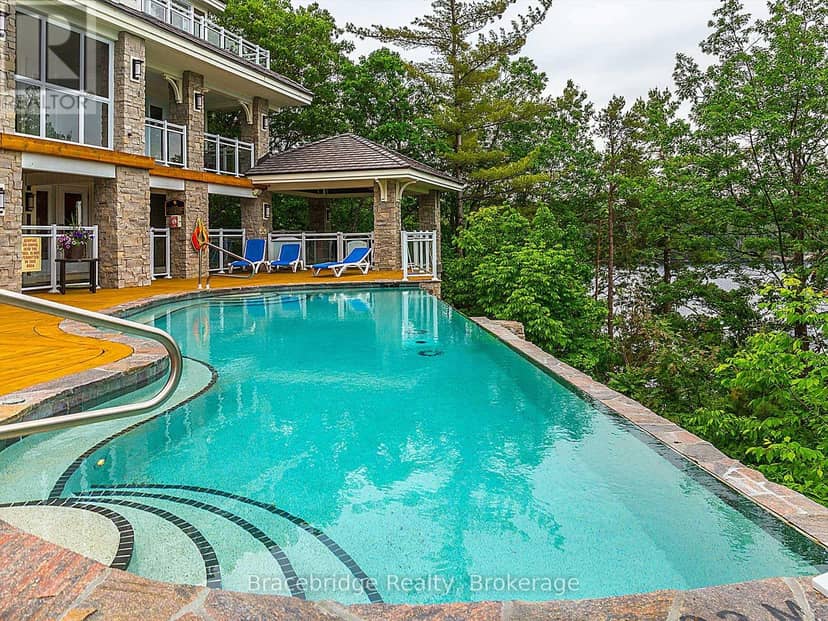 L215-C2 - 1869 Muskoka Rd 118 Highway W, Muskoka Lakes, photo 2