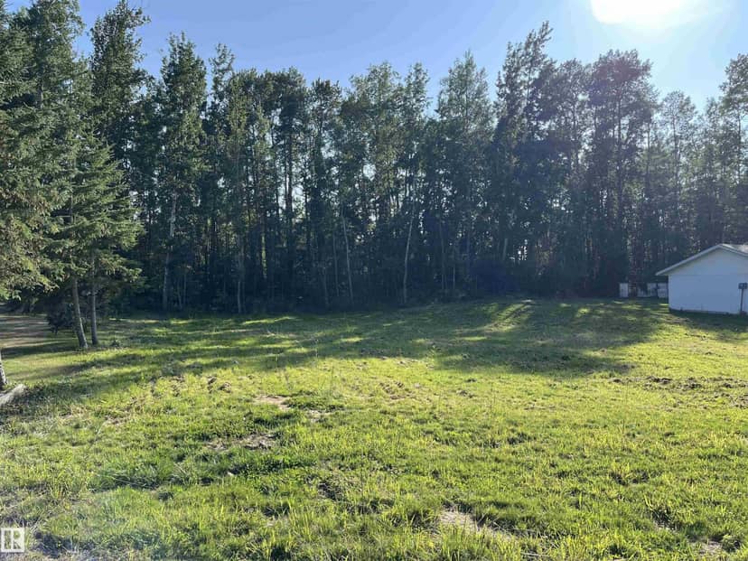 3 Spruce Cr, Rural Lac Ste. Anne County