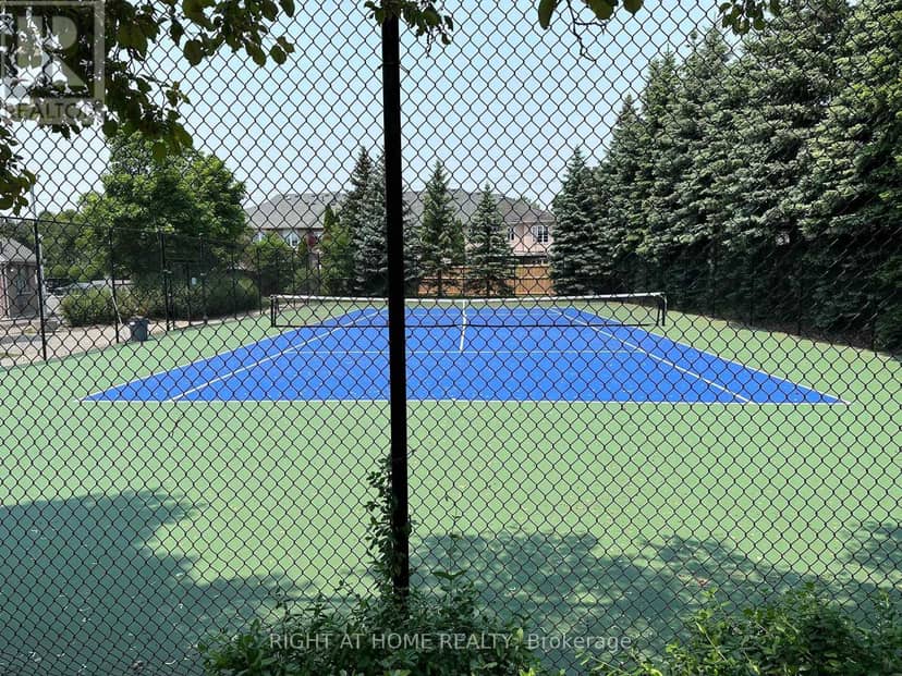 609 - 1700 Eglinton Avenue E — photo 35 of 40