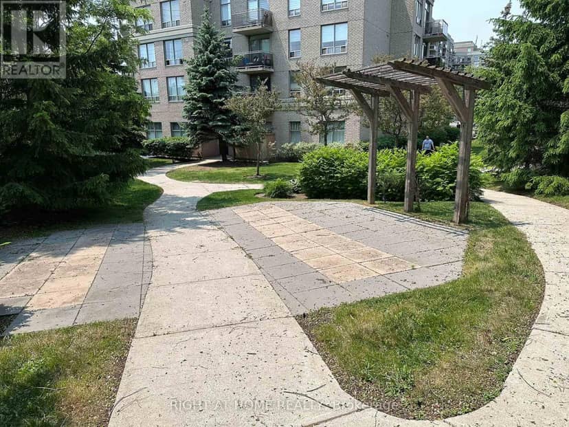 609 - 1700 Eglinton Avenue E — photo 39 of 40
