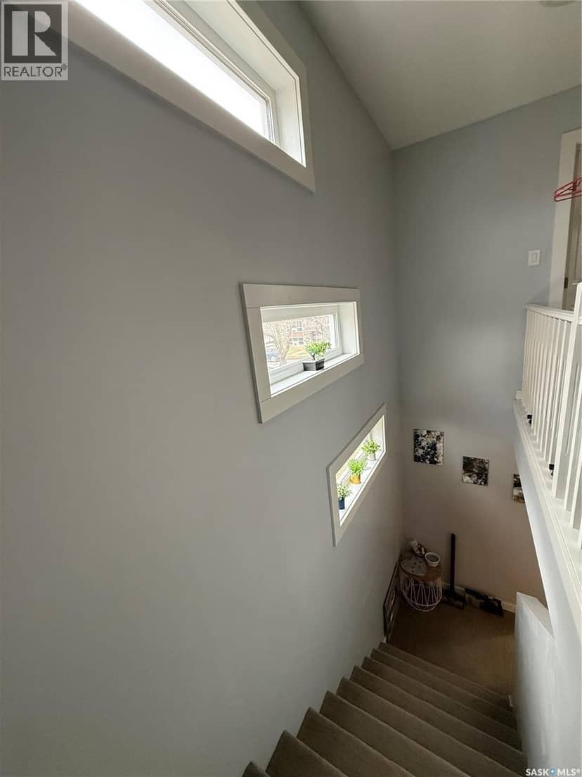 529 Alexandra STREET — photo 22 of 32